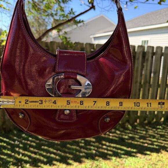 Vintage Red Guess Hobo Bag Chunky Hardware Patent Leather Rare Design - Picture 16 of 16